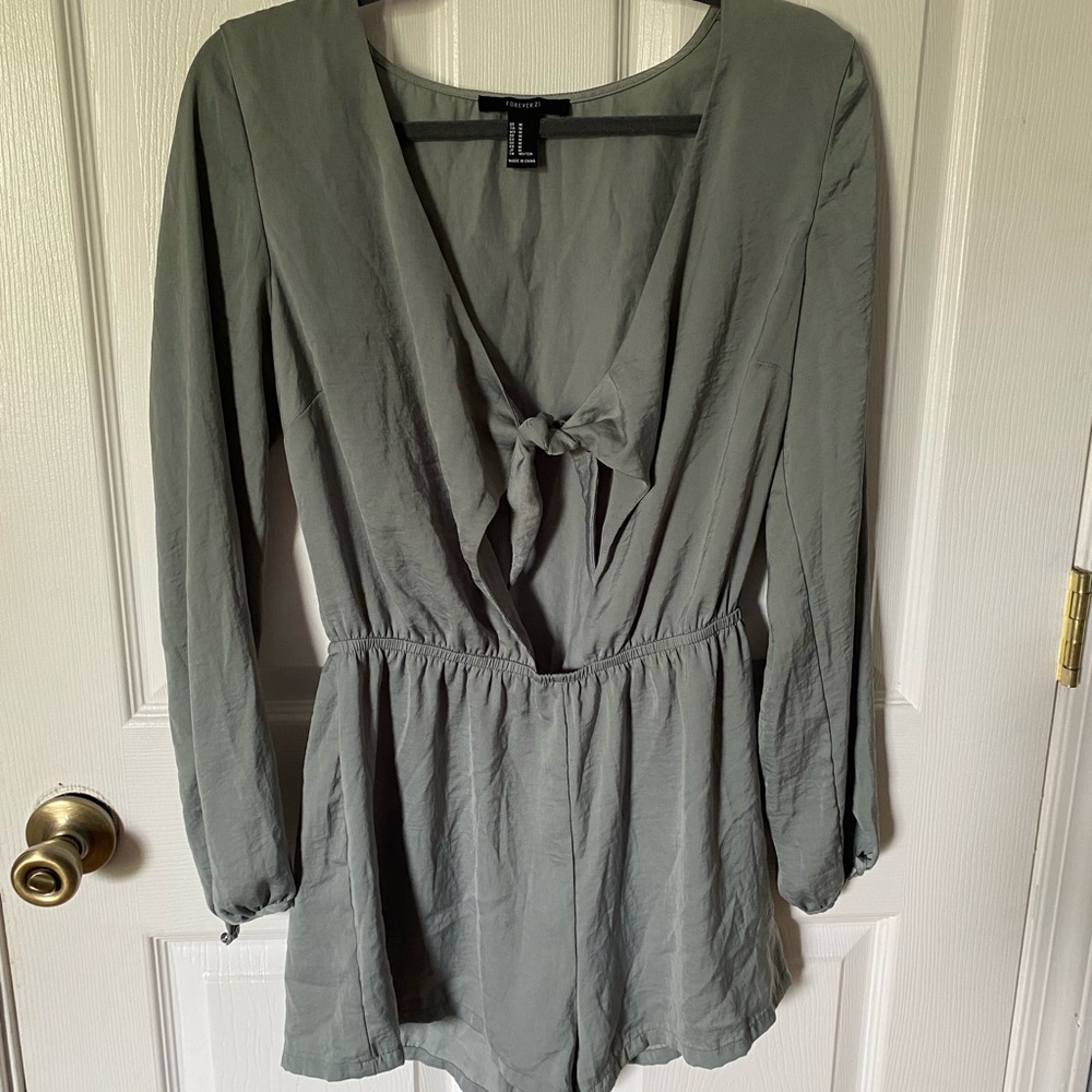 Forever 21 Long-Sleeve Jumper With Cutout and Buttoned Sleeves
